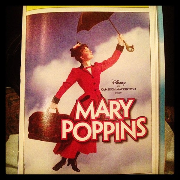 Снимок сделан в Disney&#39;s MARY POPPINS at the New Amsterdam Theatre пользователем Meghan G. 2/23/2013