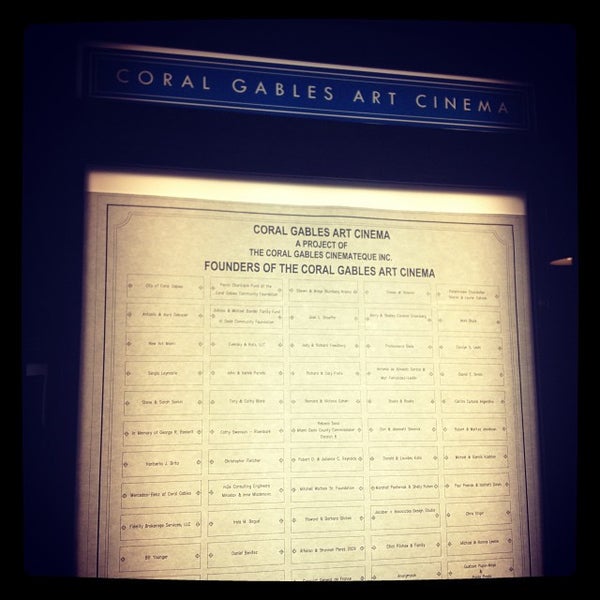 Foto tirada no(a) Coral Gables Art Cinema por Gabriel em 10/16/2013