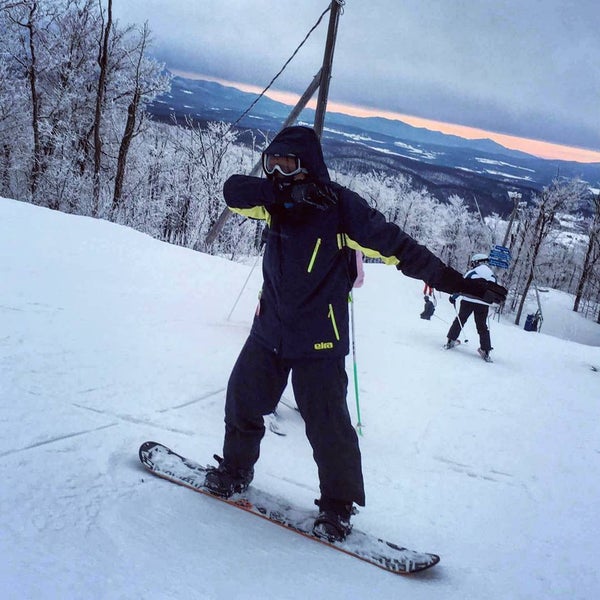 2/1/2016 tarihinde Kenny H.ziyaretçi tarafından Ski Bromont'de çekilen fotoğraf