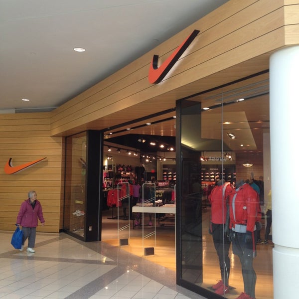 nike store in vancouver near at centerm terminal