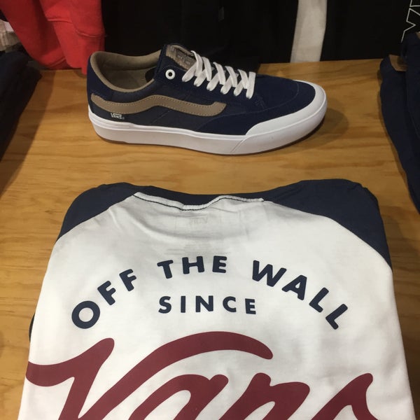 Tienda vans top plaza dorada