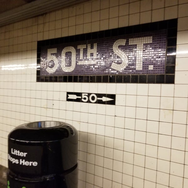 Das Foto wurde bei MTA Subway - 50th St (C/E) von Alayna W. am 6/10/2018 aufgenommen