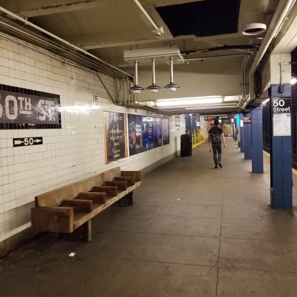 Das Foto wurde bei MTA Subway - 50th St (C/E) von Alayna W. am 6/9/2018 aufgenommen