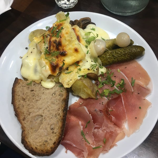 Great coffee, great pasta and raclette dishes