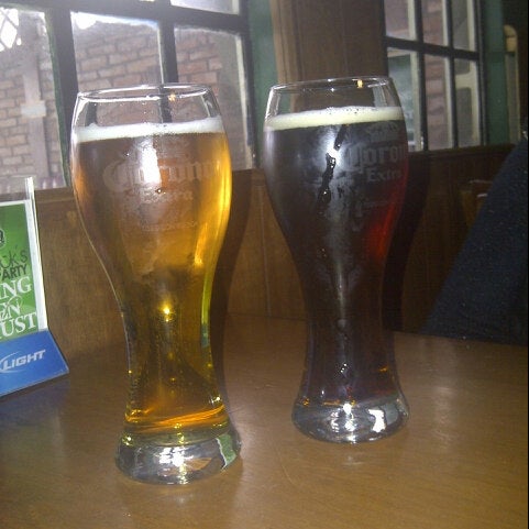 Das Foto wurde bei Dublin Beer &amp; Bites von Florentino L. am 3/16/2013 aufgenommen