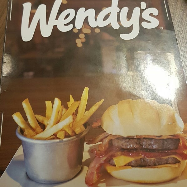 Photo taken at Wendy&#39;s by Martin H. on 9/2/2017