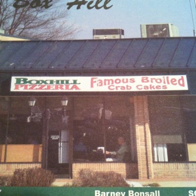 รูปภาพถ่ายที่ Box Hill Pizzeria โดย Laurie B. เมื่อ 9/16/2012