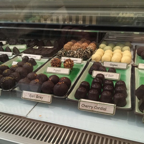 5/10/2015에 David K.님이 Kee&#39;s Chocolate에서 찍은 사진