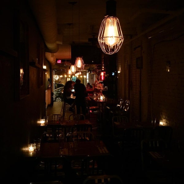 7/16/2015 tarihinde David K.ziyaretçi tarafından Tre Restaurant &amp; Wine Bar'de çekilen fotoğraf