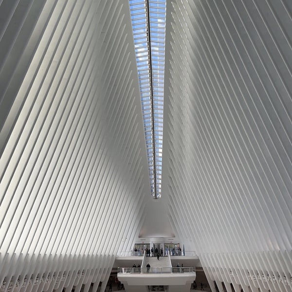 รูปภาพถ่ายที่ Westfield World Trade Center โดย Nova♐️ เมื่อ 5/2/2023