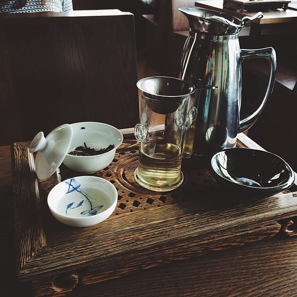 5/21/2014 tarihinde Ngoc N.ziyaretçi tarafından Verdant Tea Tasting Room &amp; Tea Bar'de çekilen fotoğraf