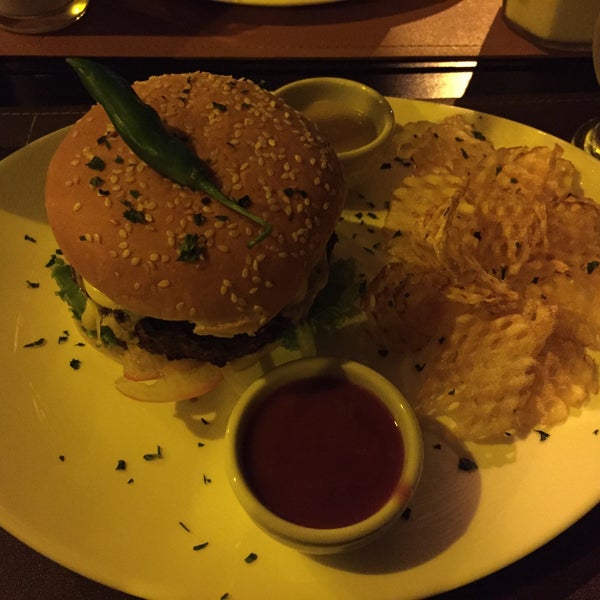 Foto diambil di Moinho Restaurante oleh Syssi L. pada 1/23/2015
