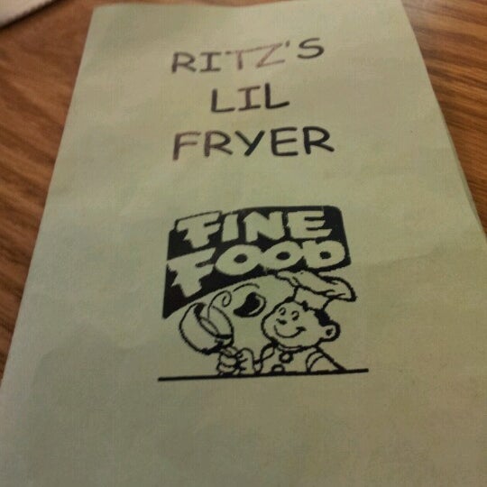 รูปภาพถ่ายที่ Ritz&#39;s Lil&#39; Fryer โดย Susan B. เมื่อ 10/5/2012