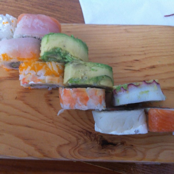 รูปภาพถ่ายที่ Dai Sushi โดย Velvet เมื่อ 2/15/2013