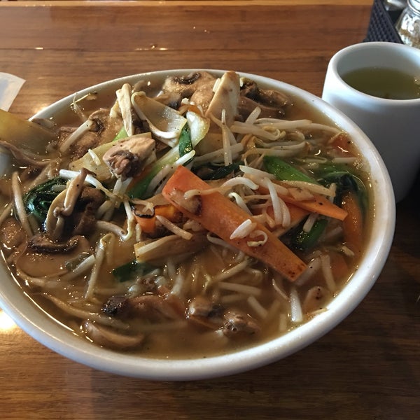 3/9/2018 tarihinde Tim R.ziyaretçi tarafından Samurai Noodle'de çekilen fotoğraf