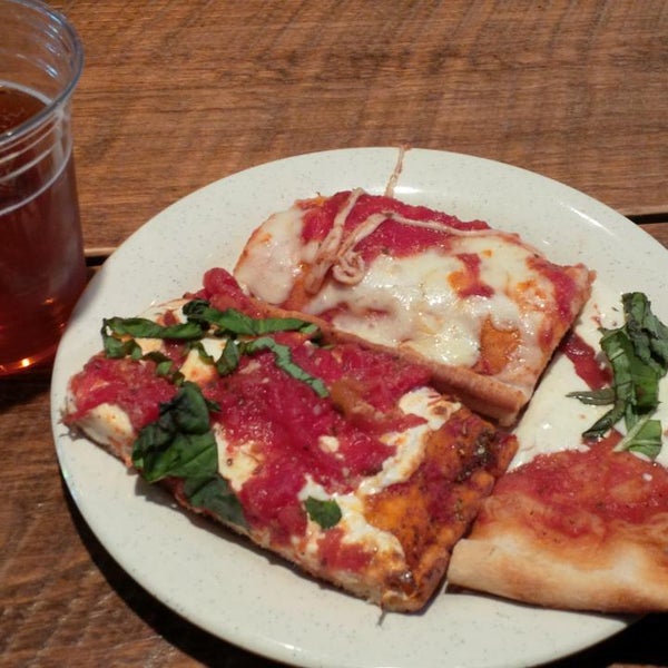 3/8/2014にIlan E.がDanny&#39;s Pizzeriaで撮った写真