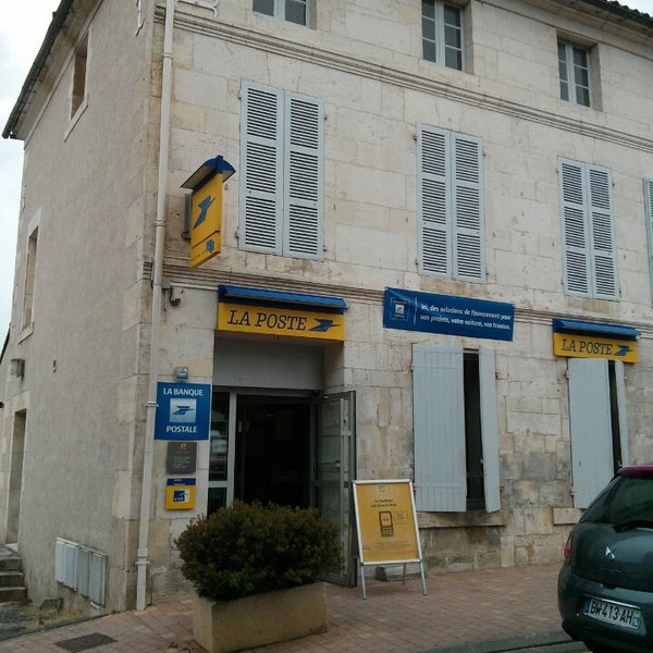 Photos At La Poste Bank