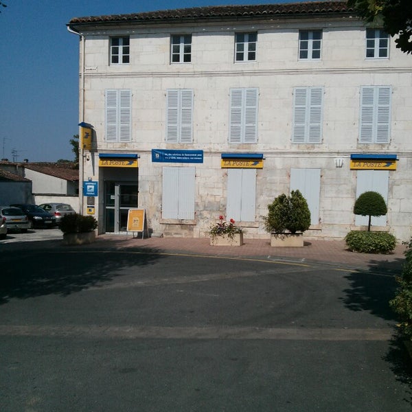 Photos At La Poste Bank