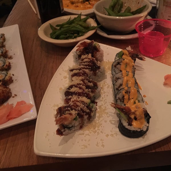 1/5/2017 tarihinde Brandon J.ziyaretçi tarafından Maiko Sushi Lounge'de çekilen fotoğraf