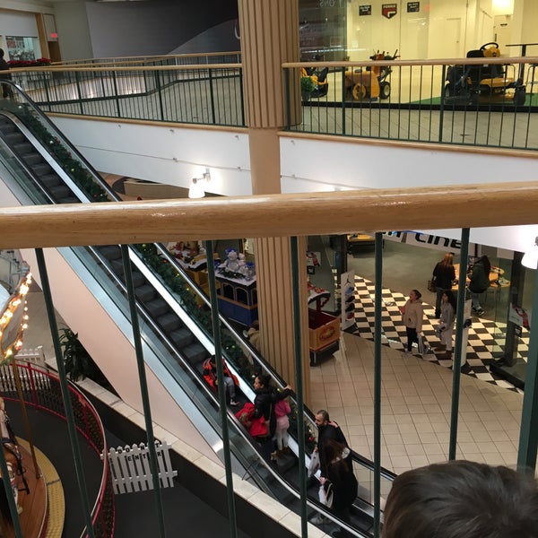 Photo taken at Stratford Square Mall by Naomi on 12/17/2017