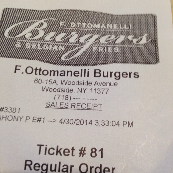 4/30/2014에 Dominic S.님이 F. Ottomanelli Burgers and Belgian Fries에서 찍은 사진