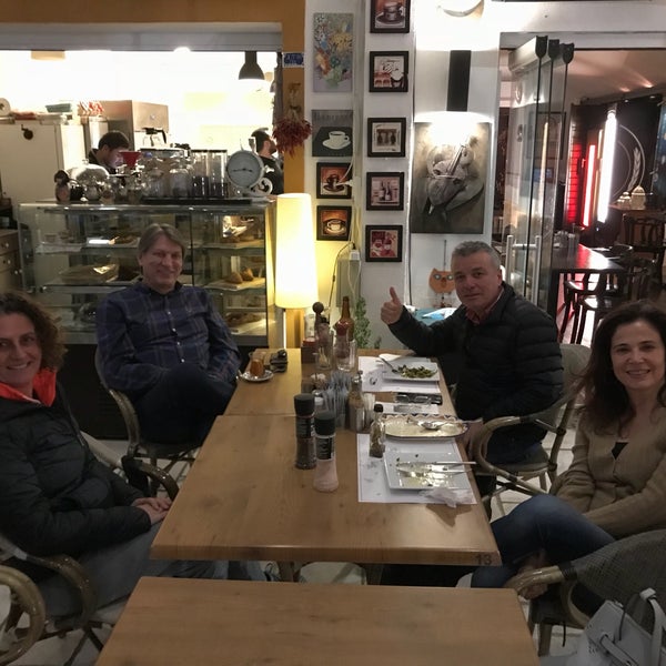 Photo taken at Cafe Cafen - Cafe &amp; Bistro by Gürol İ. on 2/9/2018