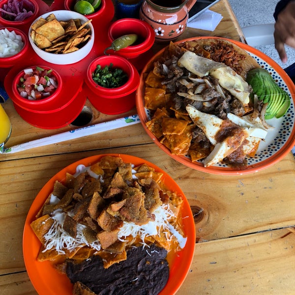 Foto diambil di Frida Chilaquiles oleh Pleyis pada 3/30/2019