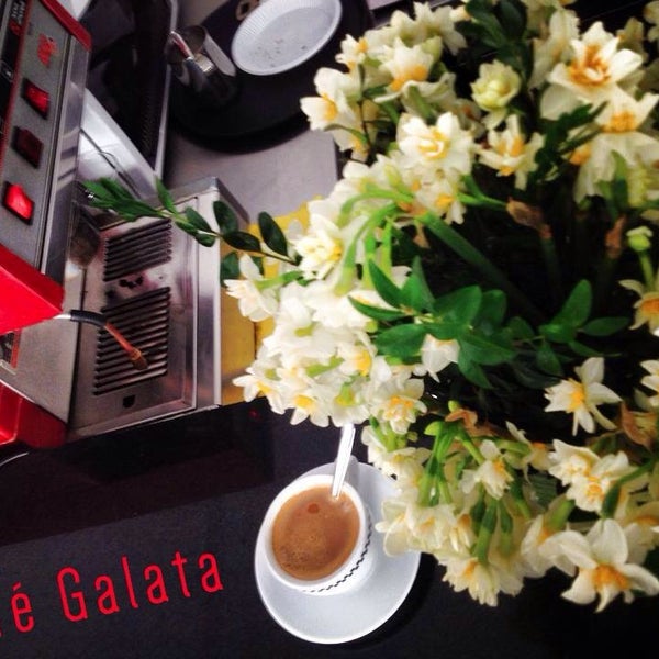Photo prise au Cafe Galata par bahaR le1/14/2014