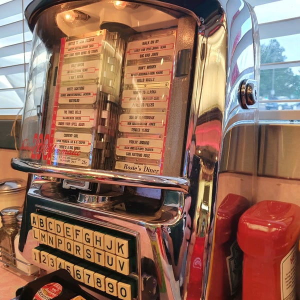 Photo taken at Rosie&#39;s Diner by Thor M. on 9/14/2021
