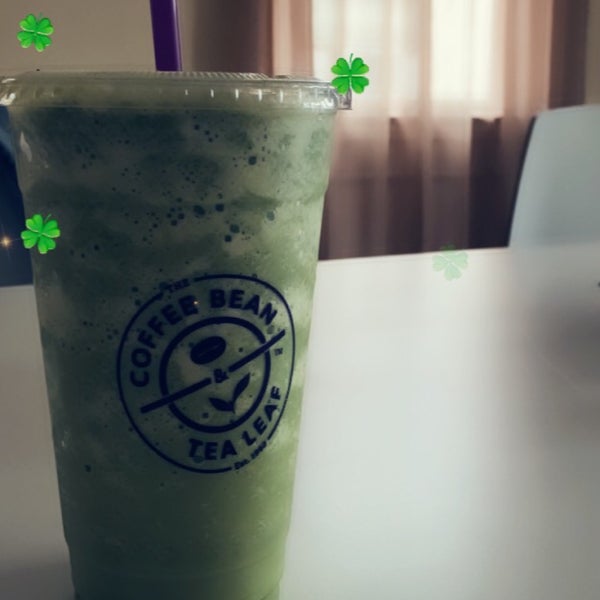 Photo taken at The Coffee Bean &amp; Tea Leaf by Steven on 3/17/2018