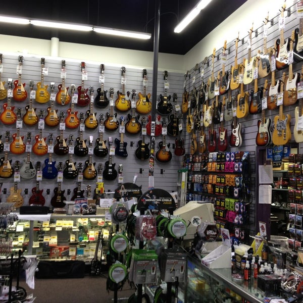 Sam Ash Music Stores San Antonio, TX'da fotoğraflar