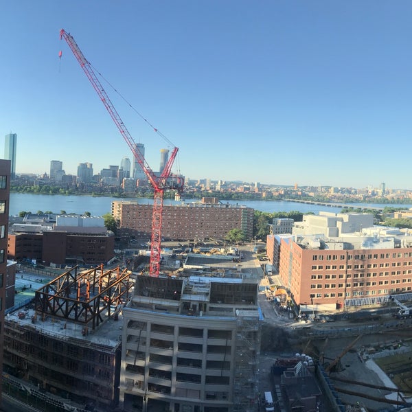รูปภาพถ่ายที่ Boston Marriott Cambridge โดย Michael K. เมื่อ 7/10/2018