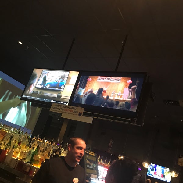 Photo taken at Dave &amp; Buster&#39;s by Jasmine E. on 9/8/2018