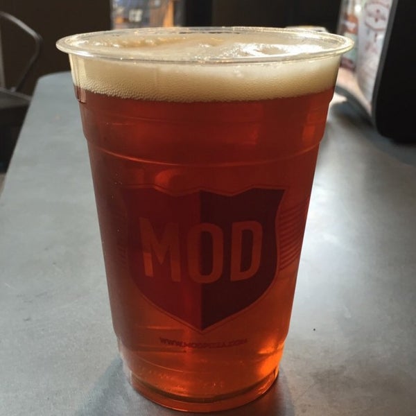 Photo taken at Mod Pizza by Aaron K. on 12/31/2015