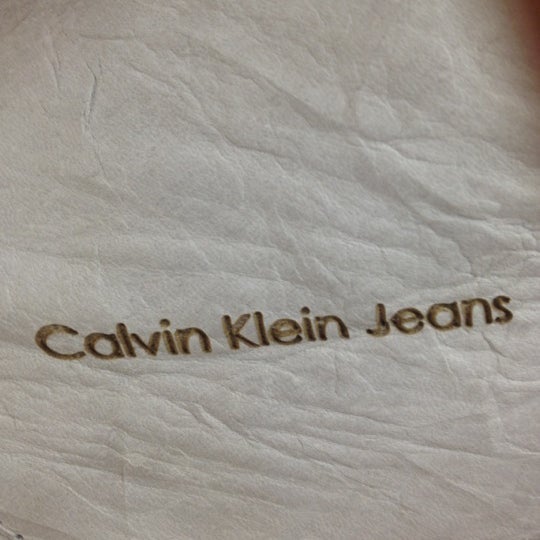 Calvin Klein Jeans - Tienda de ropa en Salvador