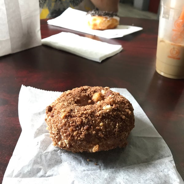 7/18/2018 tarihinde Jeremey C.ziyaretçi tarafından Zombee Donuts'de çekilen fotoğraf