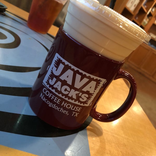 Foto scattata a Java Jacks Coffee House da NICK S. il 3/17/2018