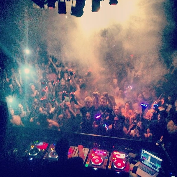 Foto tirada no(a) Stereo Nightclub por Canadanightlife.ca em 10/14/2013