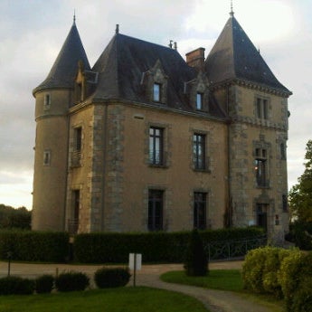 รูปภาพถ่ายที่ Domaine de Brandois Hôtel โดย filou ⵣ. เมื่อ 10/22/2012