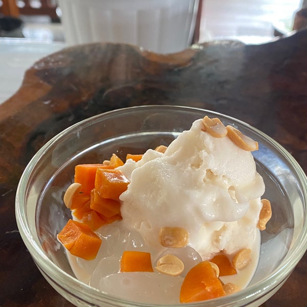 Ice Cream Lung Chom (ไอศกรีมลุงชม) เมืองเชียงราย, เชียงราย