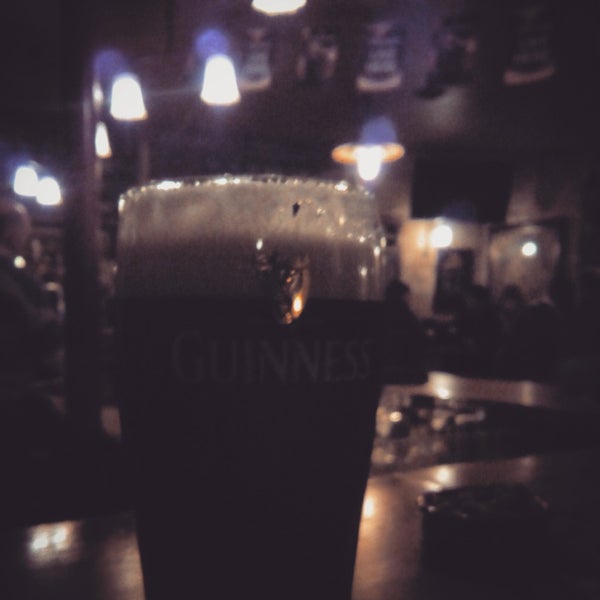 Снимок сделан в Fitzpatrick&#39;s Irish Bar пользователем Yigit K. 2/6/2015