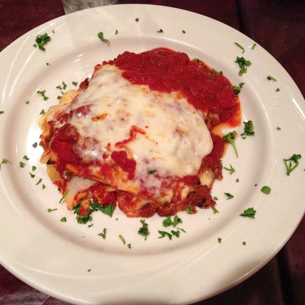 Photo taken at Papa Joe&#39;s Italian Restaurant by Armando R. on 5/23/2013