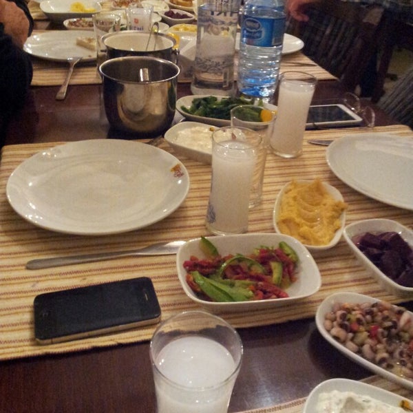 2/26/2014에 Y.Bugrahan U.님이 Atakent Keyif Restaurant에서 찍은 사진