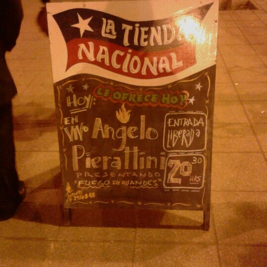 Снимок сделан в La Tienda Nacional пользователем Benjamin F. 10/2/2012