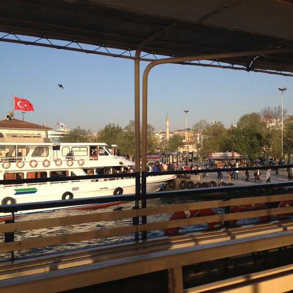 รูปภาพถ่ายที่ Kadıköy Sahili โดย Sinan B. เมื่อ 4/29/2013