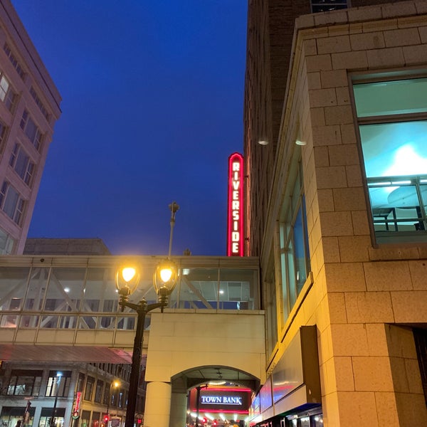 4/6/2019 tarihinde Jeremy S.ziyaretçi tarafından Riverside Theater'de çekilen fotoğraf