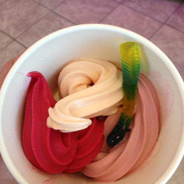 3/10/2013에 Jeremy S.님이 Zainey&#39;s Frozen Yogurt에서 찍은 사진
