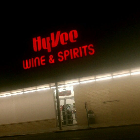 HyVee Wine & Spirits Liquor Store in Watrous South