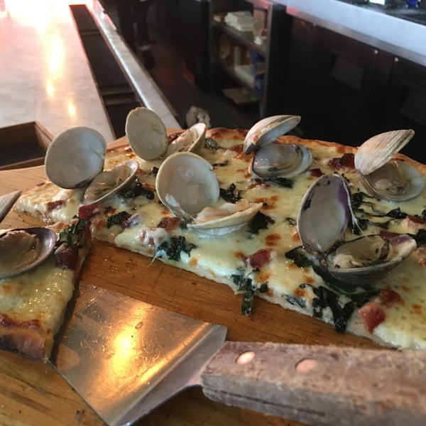 4/9/2017 tarihinde Tessa A.ziyaretçi tarafından Bidwell Restaurant'de çekilen fotoğraf