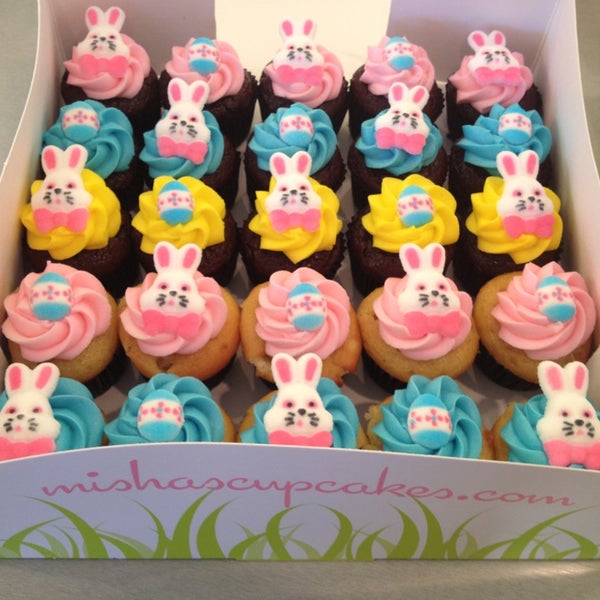 Foto scattata a Misha&#39;s Cupcakes da Claudia S. il 3/21/2013